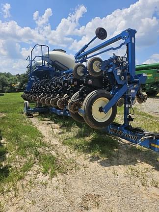 Image of Kinze 3600 equipment image 3