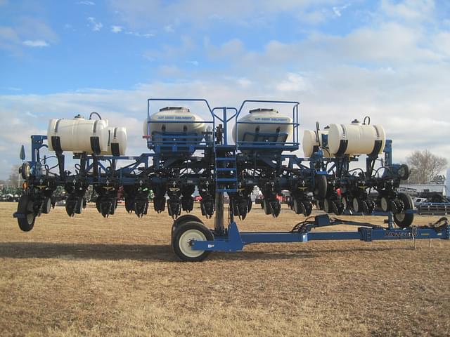 Image of Kinze 3600 equipment image 4