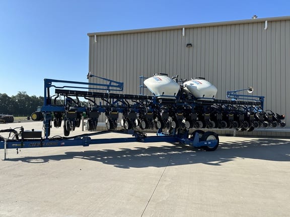 2017 Kinze 3600 Equipment Image0