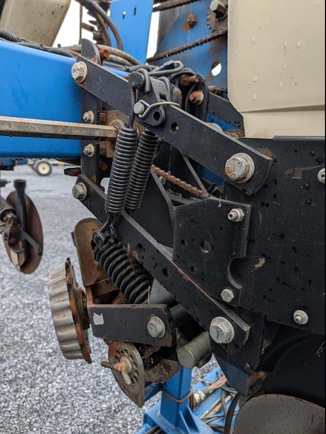 Image of Kinze 3600 equipment image 4