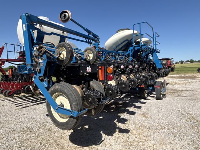 Image of Kinze 3600ASD equipment image 2