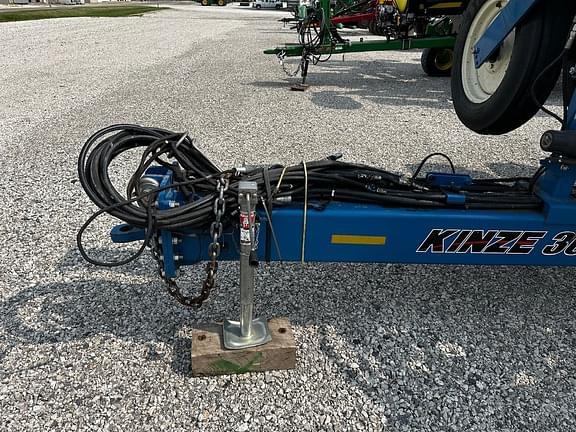 Image of Kinze 3600ASD equipment image 2