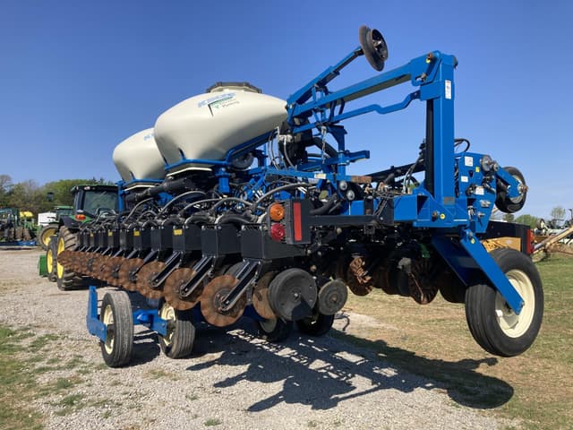 Image of Kinze 3600ASD equipment image 4