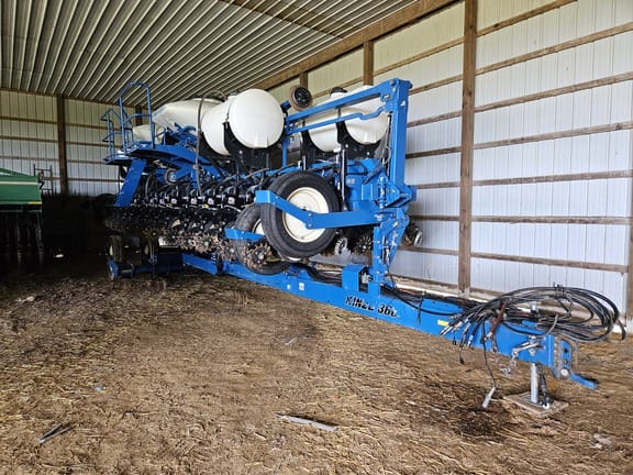 2017 Kinze 3660 Equipment Image0