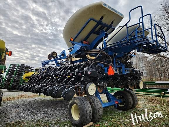 Image of Kinze 3700 equipment image 2