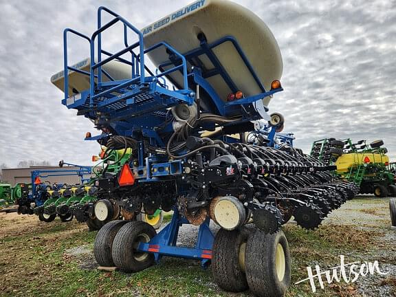 Image of Kinze 3700 equipment image 3