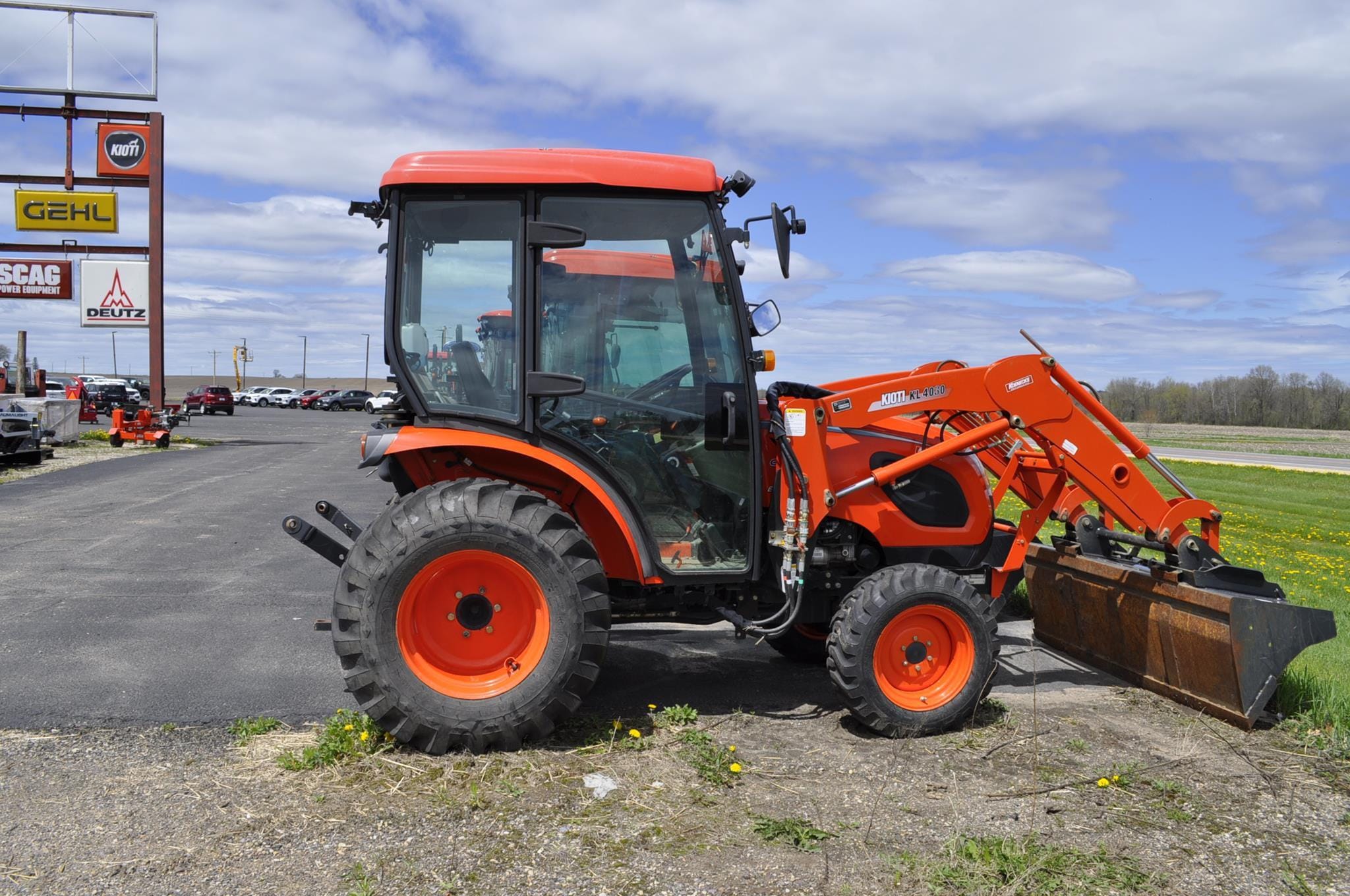 2017 Kioti CK3510 Equipment Image0