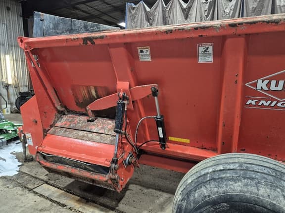 Image of Kuhn SL124T equipment image 2