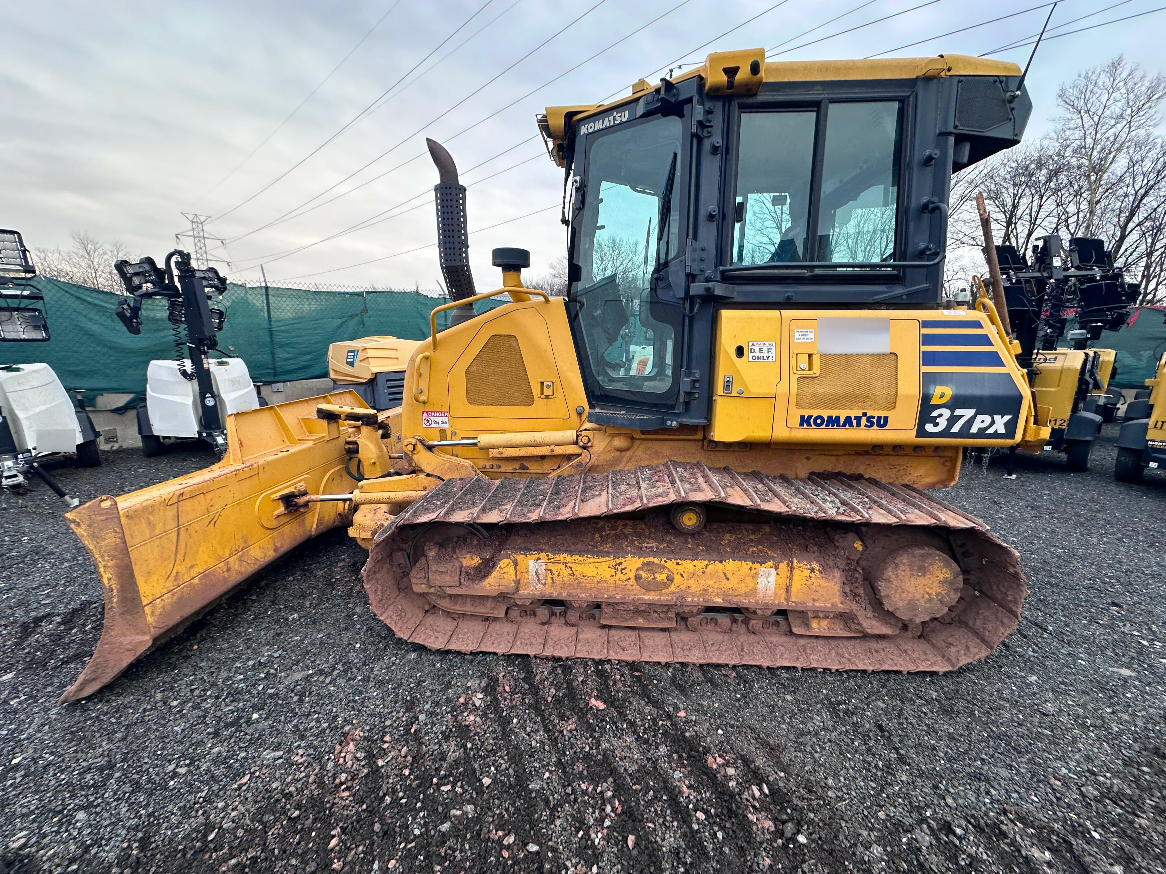 2017 Komatsu D37PX-24 Equipment Image0