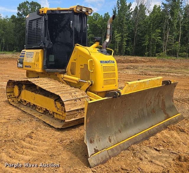 Image of Komatsu D39PX-24 equipment image 2