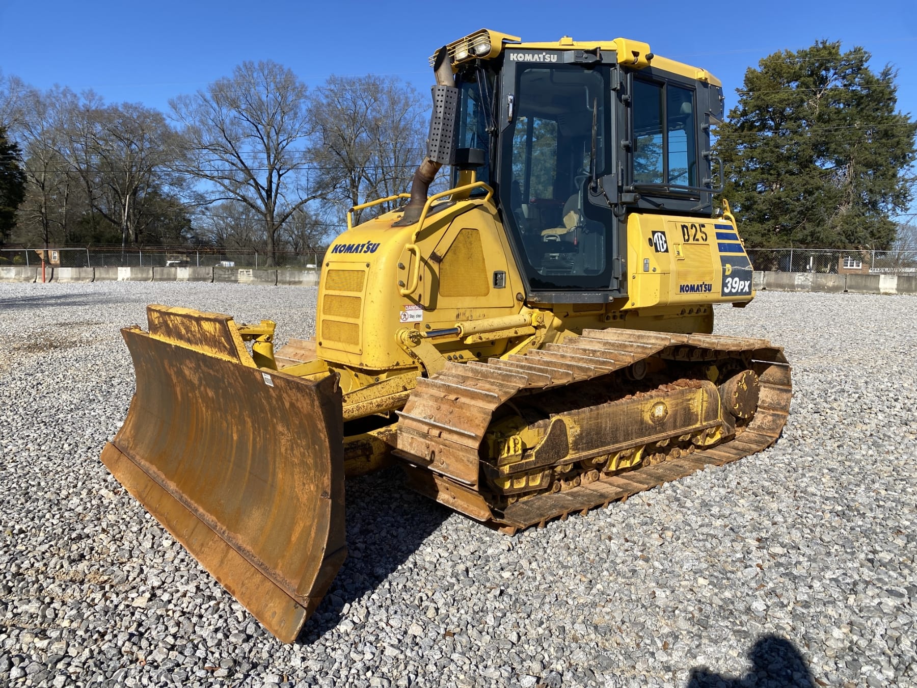 2017 Komatsu D39PX-24 Equipment Image0