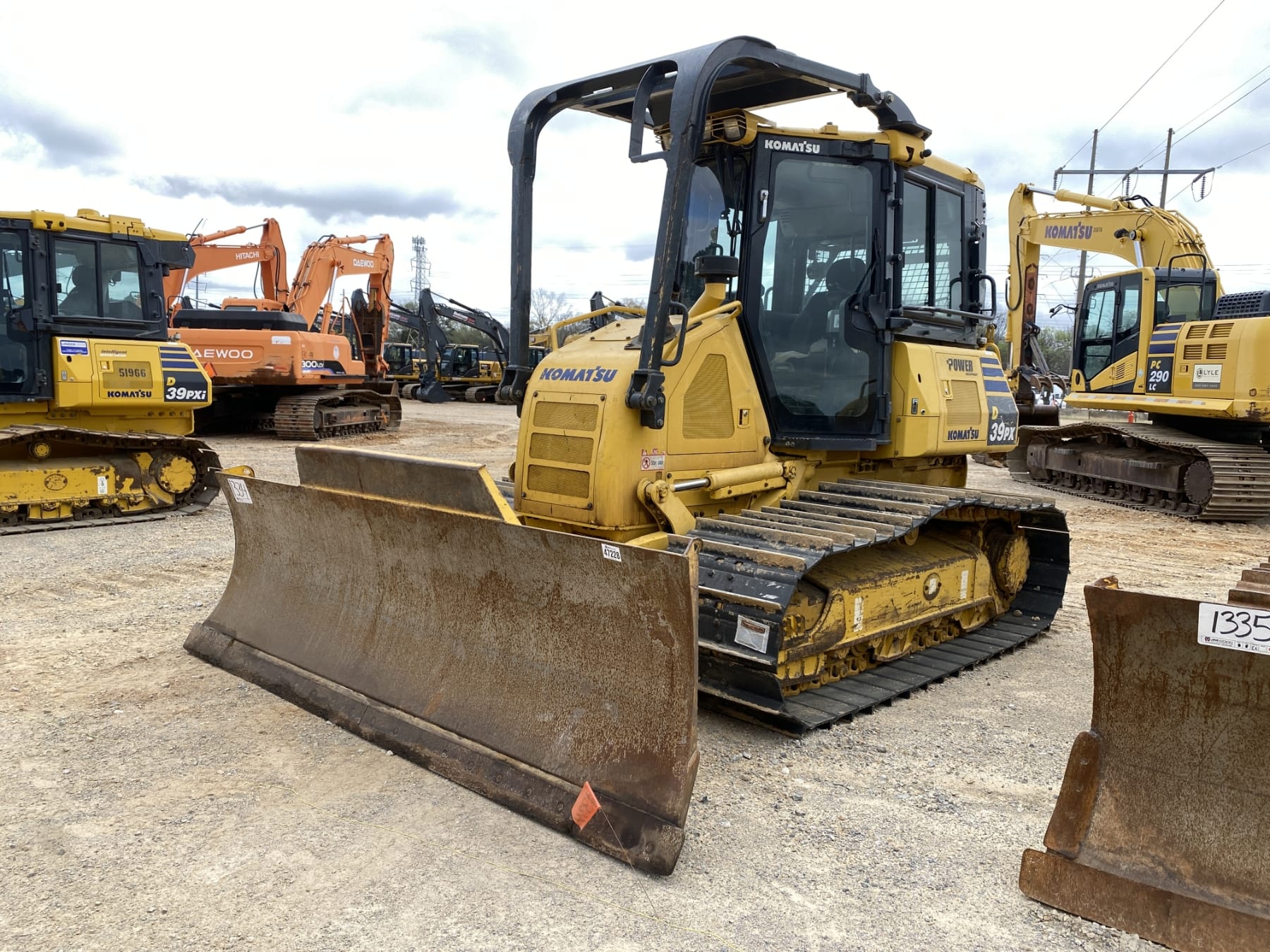 2017 Komatsu D39PX-24 Equipment Image0