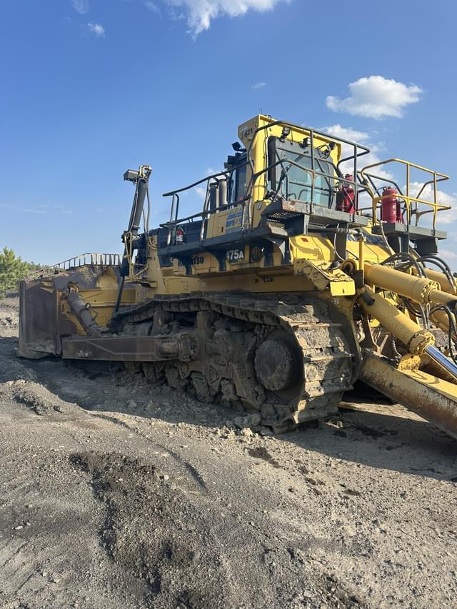 Image of Komatsu D475A equipment image 3