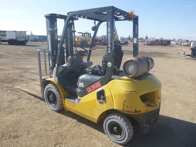 Image of Komatsu FG25HT-16 equipment image 3