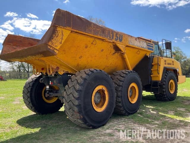 Image of Komatsu HM400-5 equipment image 3