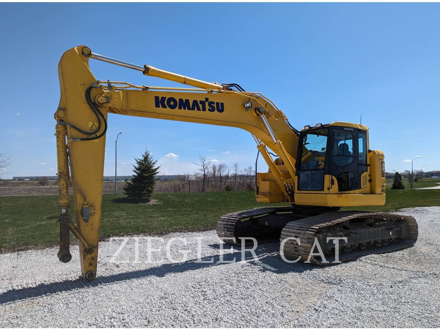 2017 Komatsu PC228US LC Equipment Image0