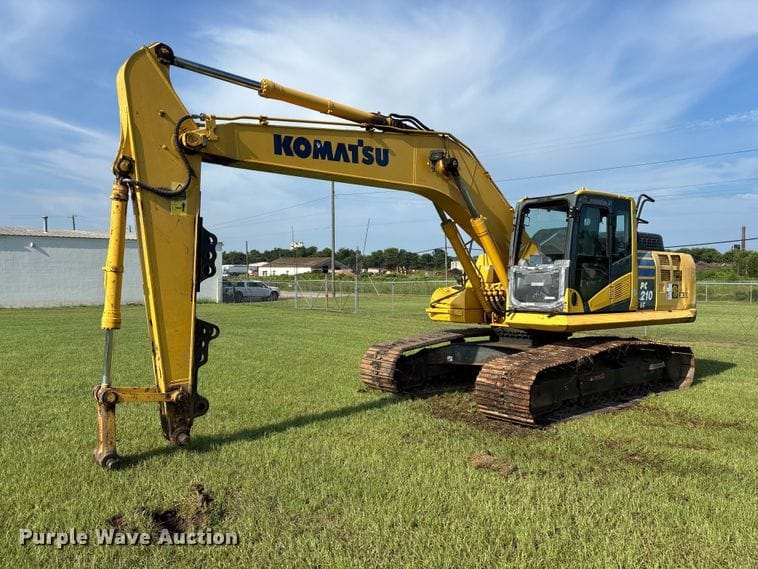 2017 Komatsu PC210 LC-11 Equipment Image0
