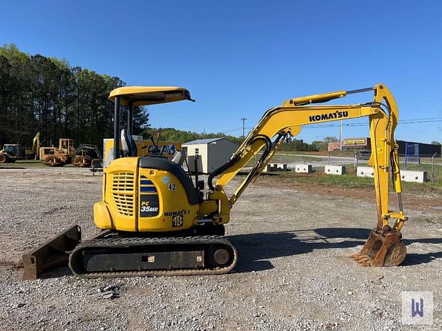 Image of Komatsu PC35MR equipment image 3