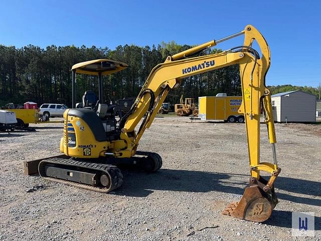 Image of Komatsu PC35MR equipment image 2