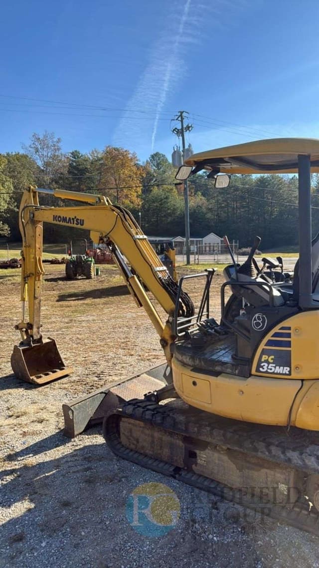 Image of Komatsu PC35MR equipment image 1