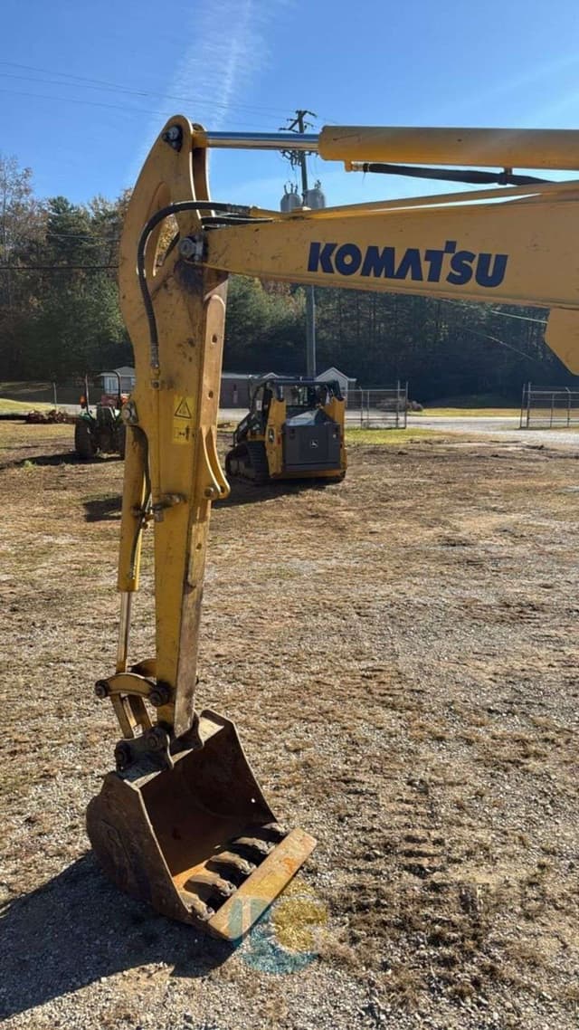 Image of Komatsu PC35MR equipment image 2