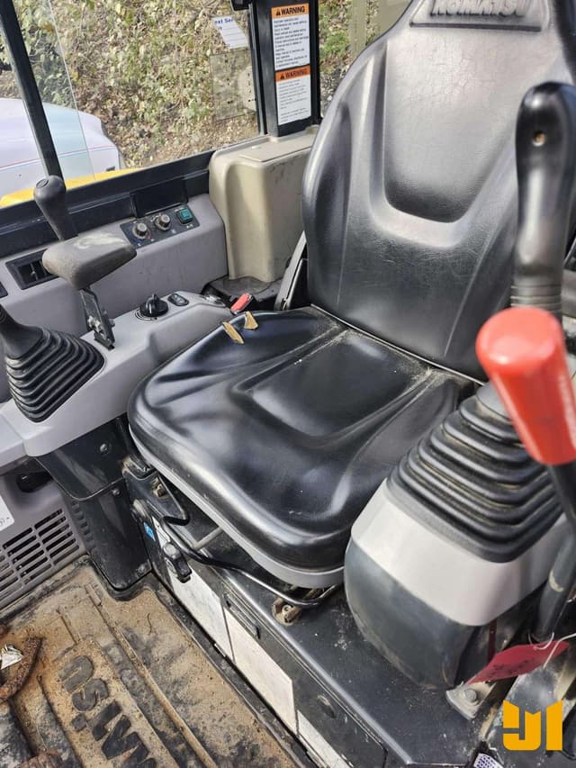 Image of Komatsu PC45MR equipment image 4