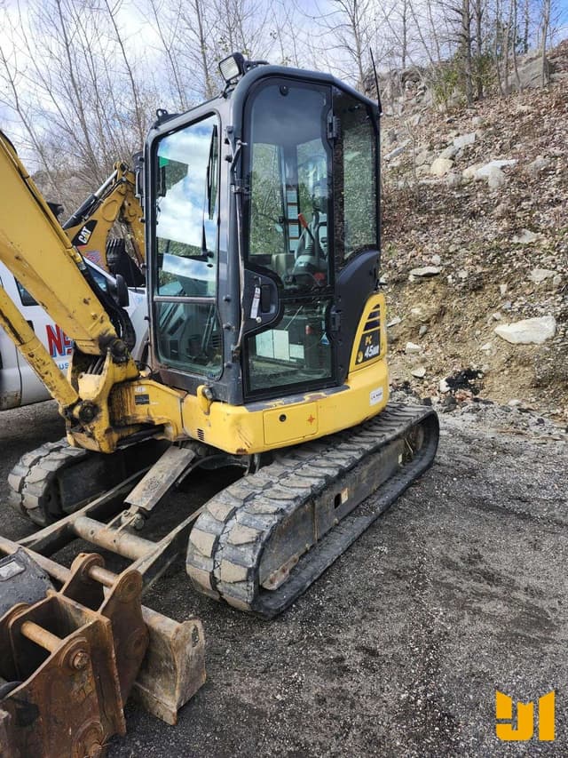 Image of Komatsu PC45MR equipment image 2
