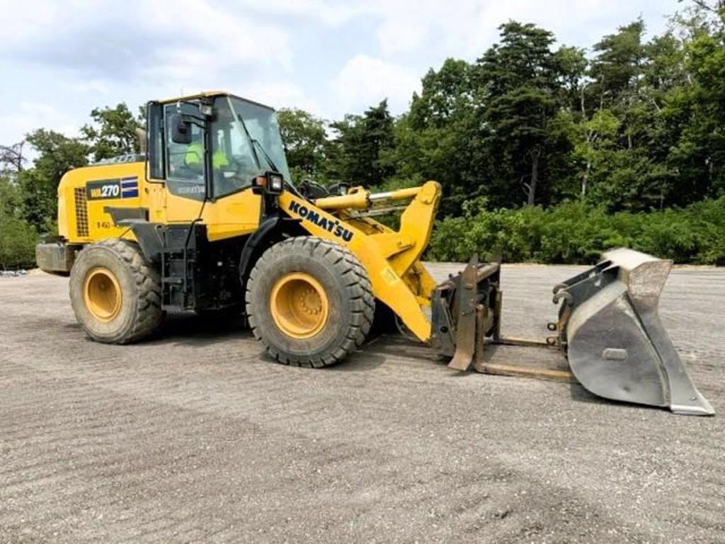 2017 Komatsu WA270-8 Equipment Image0