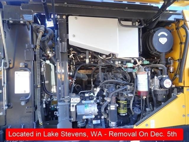 Image of Komatsu WA320-8 equipment image 4