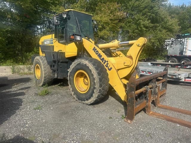 Image of Komatsu WA320-8 equipment image 2