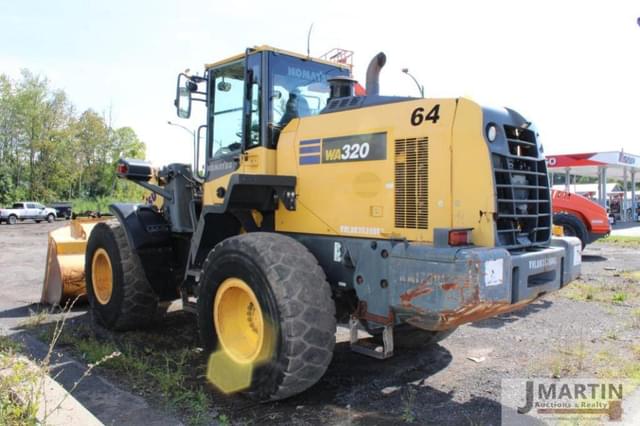 Image of Komatsu WA320 equipment image 3