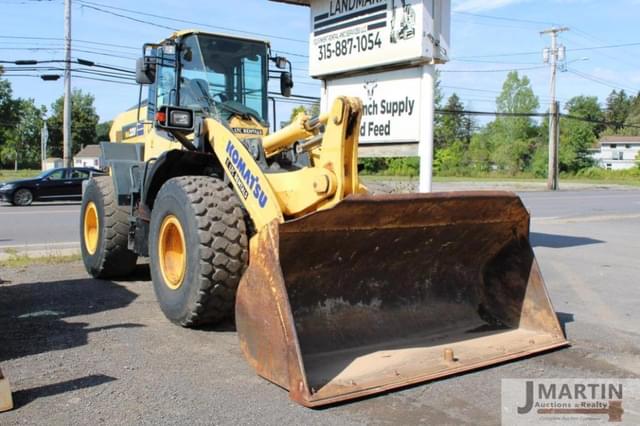Image of Komatsu WA320 equipment image 1