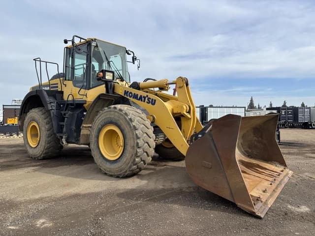 Image of Komatsu WA380-8 equipment image 1