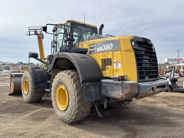 Image of Komatsu WA380-8 equipment image 3