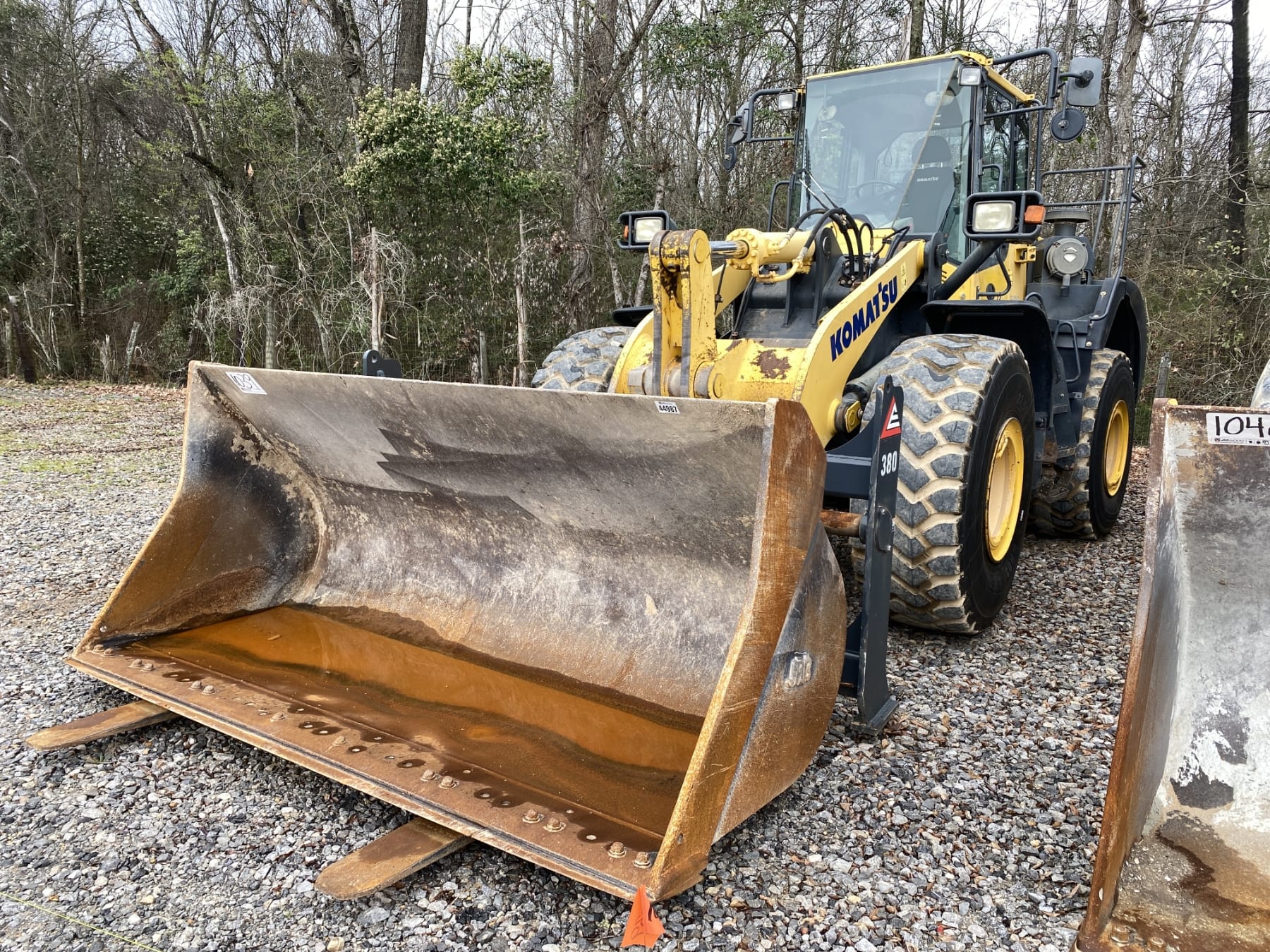 2017 Komatsu WA380-8 Equipment Image0