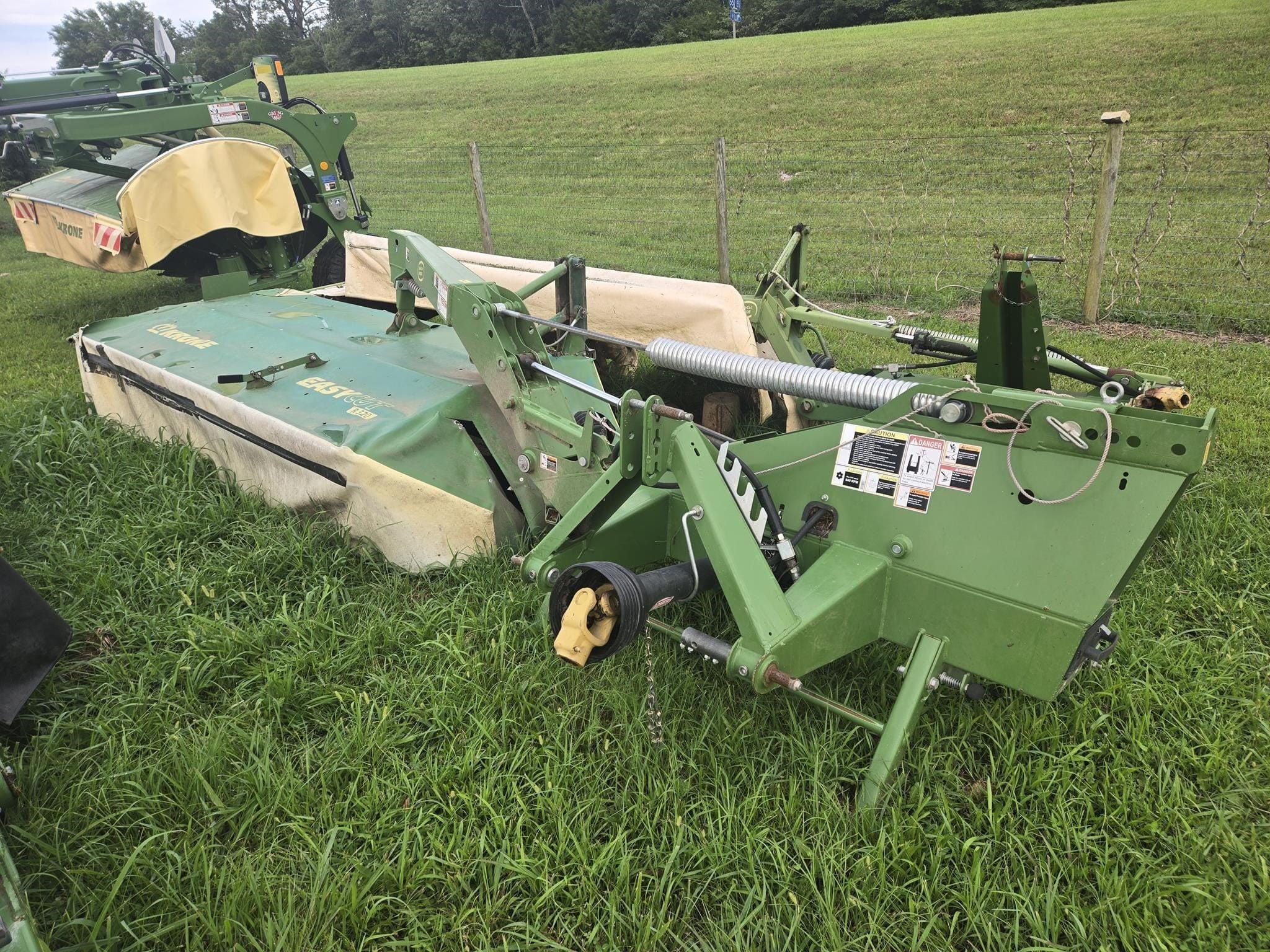 2017 Krone EasyCut R320 Equipment Image0