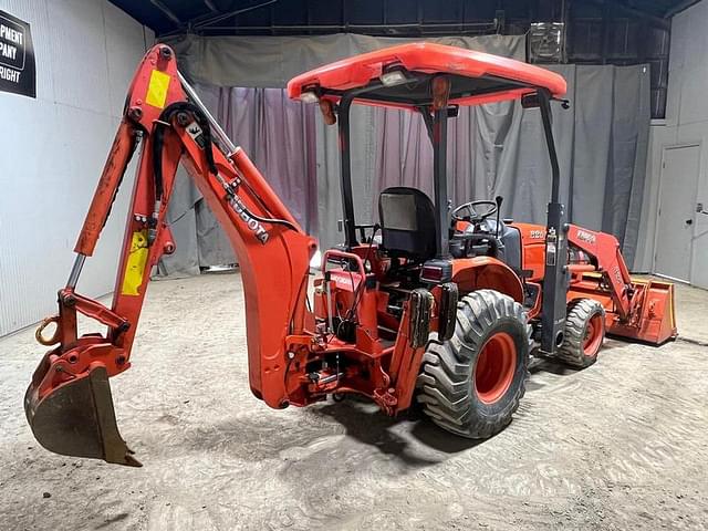 Image of Kubota B26 equipment image 4