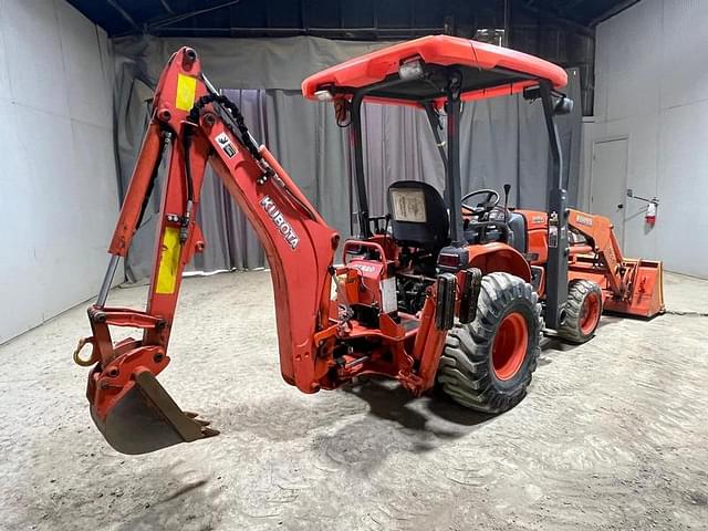 Image of Kubota B26 equipment image 4