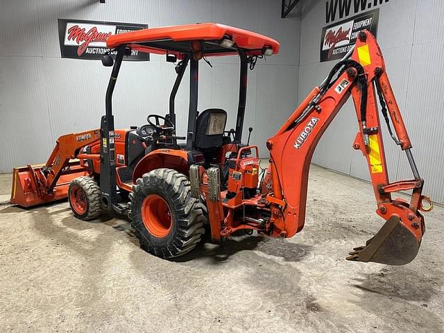 Image of Kubota B26 equipment image 2