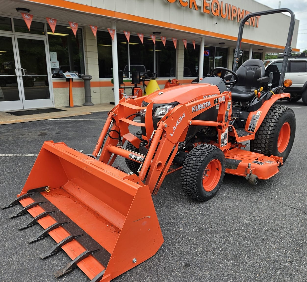 2017 Kubota B2601 Equipment Image0