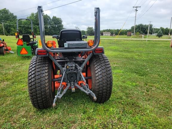Image of Kubota B2650 equipment image 3