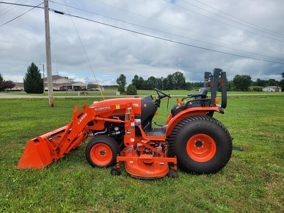 Image of Kubota B2650 equipment image 1