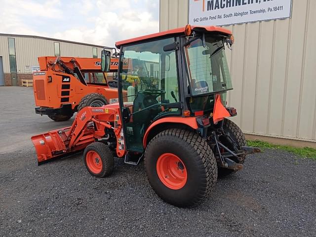 Image of Kubota B2650 equipment image 2