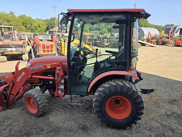 Image of Kubota B2650 equipment image 3