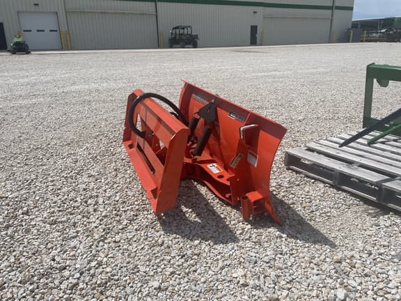 Image of Kubota B2672 equipment image 1