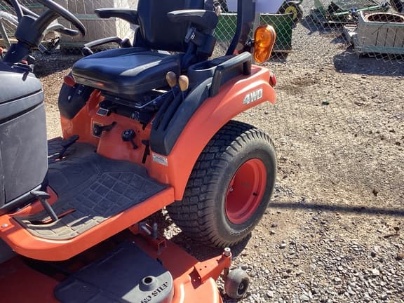 Image of Kubota BX2380 equipment image 3