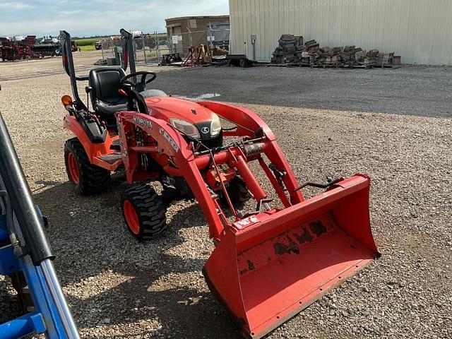 Image of Kubota BX2380 equipment image 2