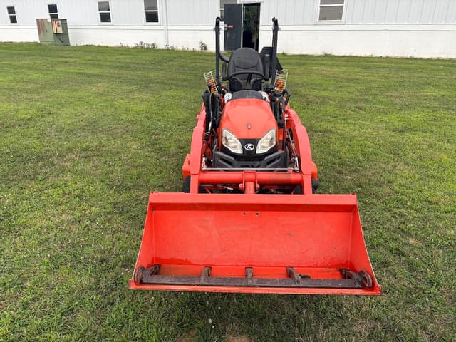 Image of Kubota BX2680 equipment image 3