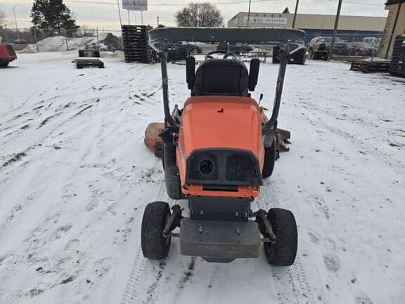 Image of Kubota F2690 equipment image 3
