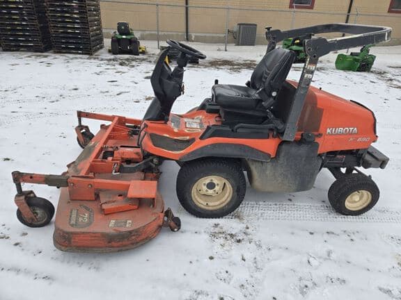Image of Kubota F2690 equipment image 1